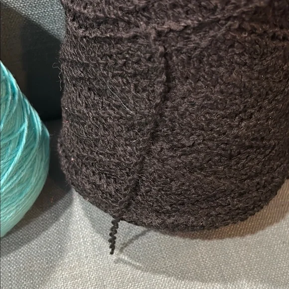 Striking Black and Blue Yarn Accents - Picture 2 of 4